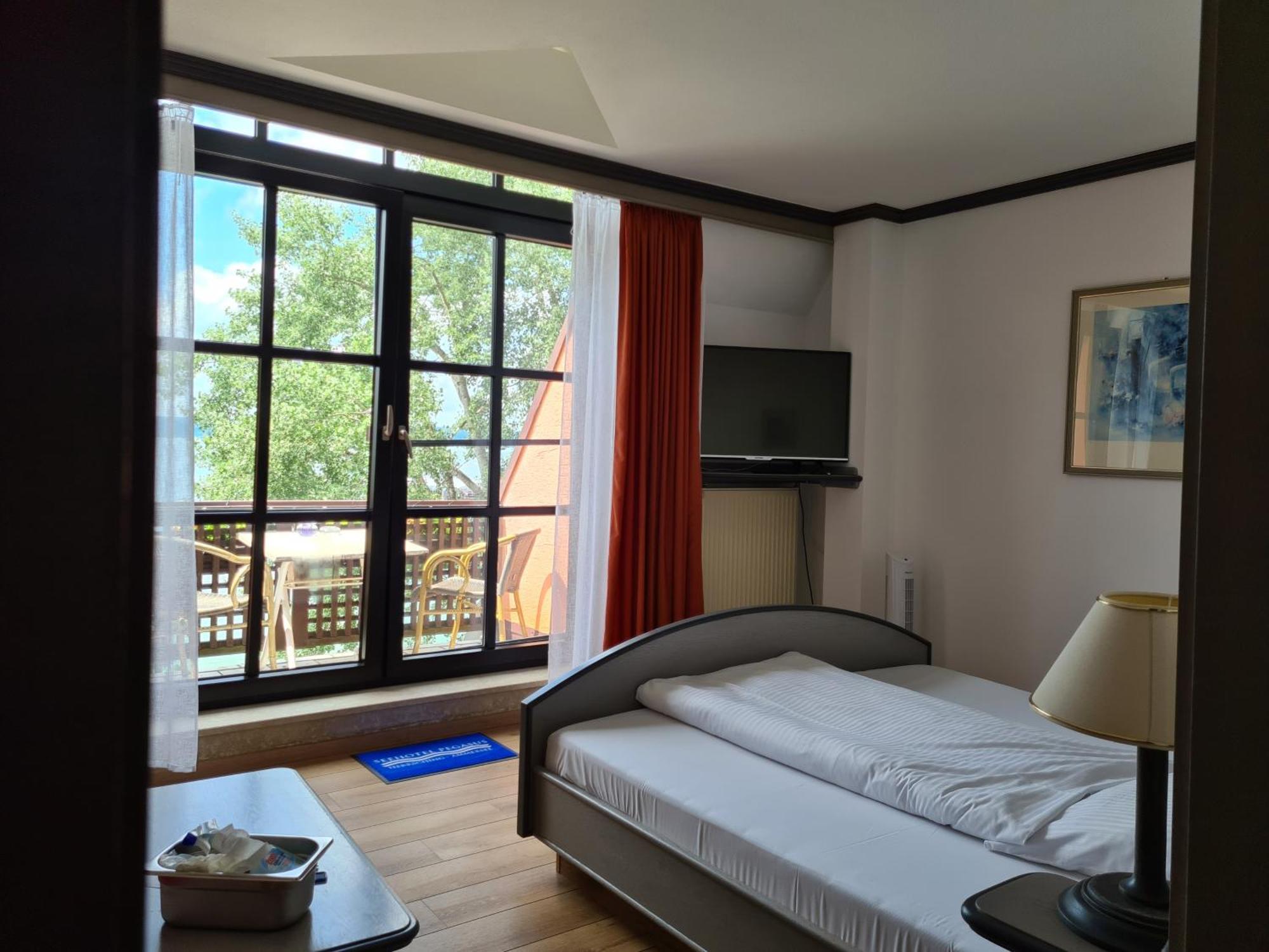 Seehotel Pegasus Хершинг ам Амерзе Екстериор снимка