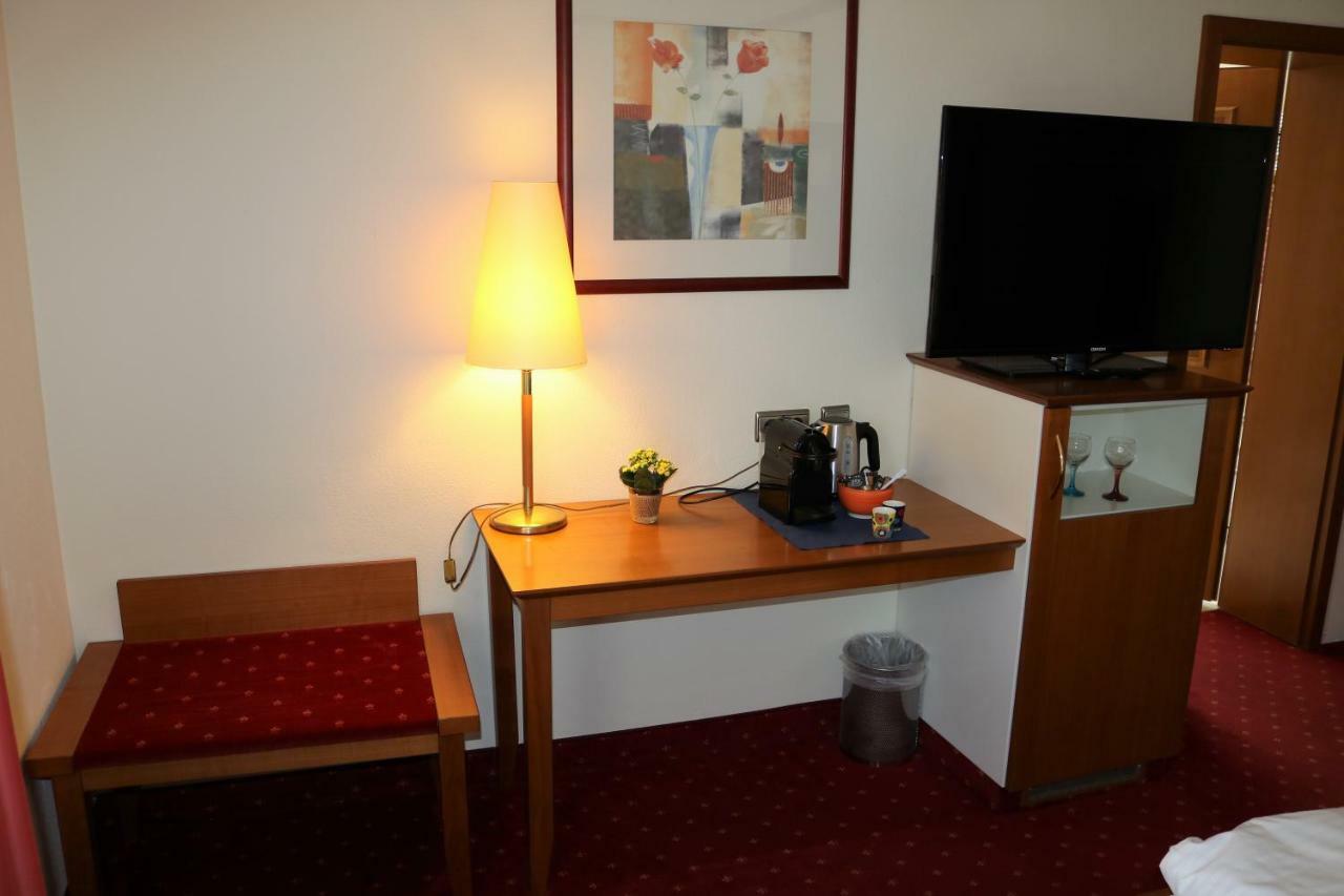 Seehotel Pegasus Хершинг ам Амерзе Екстериор снимка