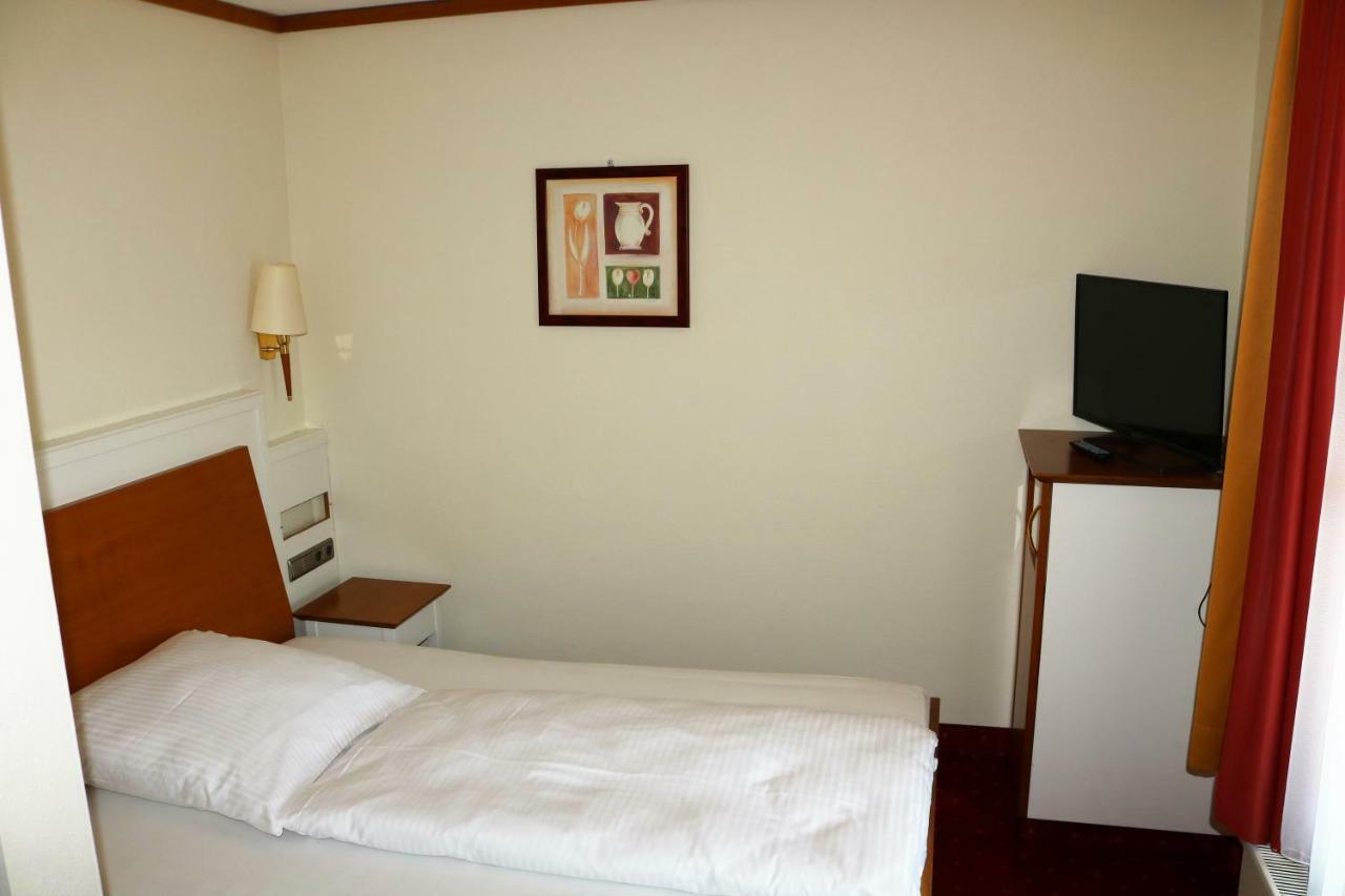 Seehotel Pegasus Хершинг ам Амерзе Екстериор снимка