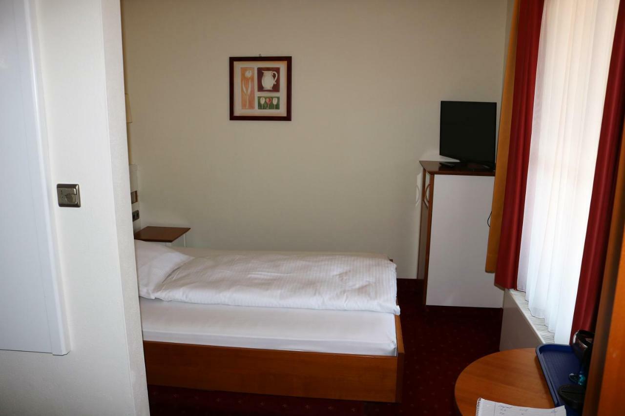 Seehotel Pegasus Хершинг ам Амерзе Екстериор снимка